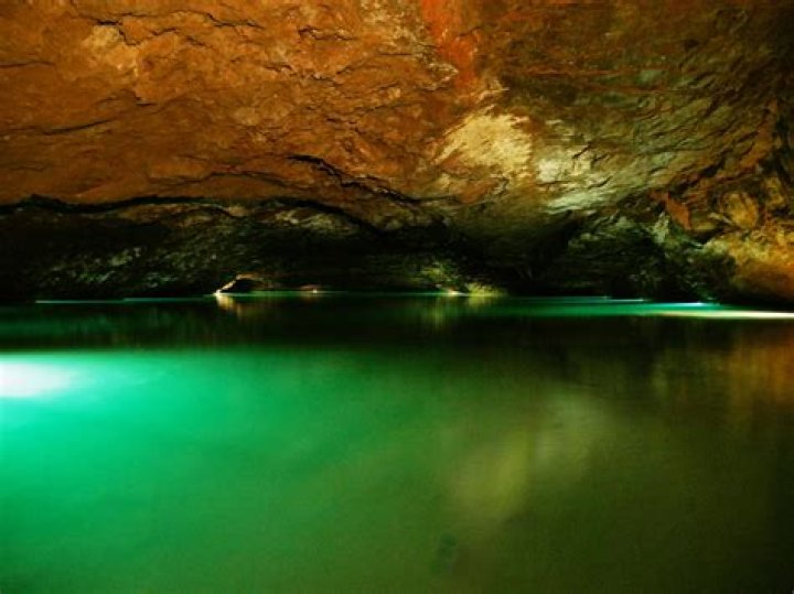 Exploring The Mysteries Of The Underground Cave In Tennessee
